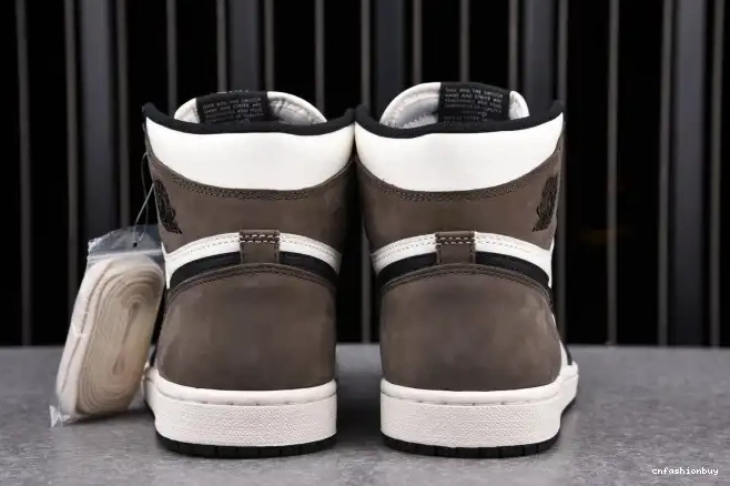 RETRO HIGH 555088-105 MOCHA JORDAN 1 AIR DARK 0520